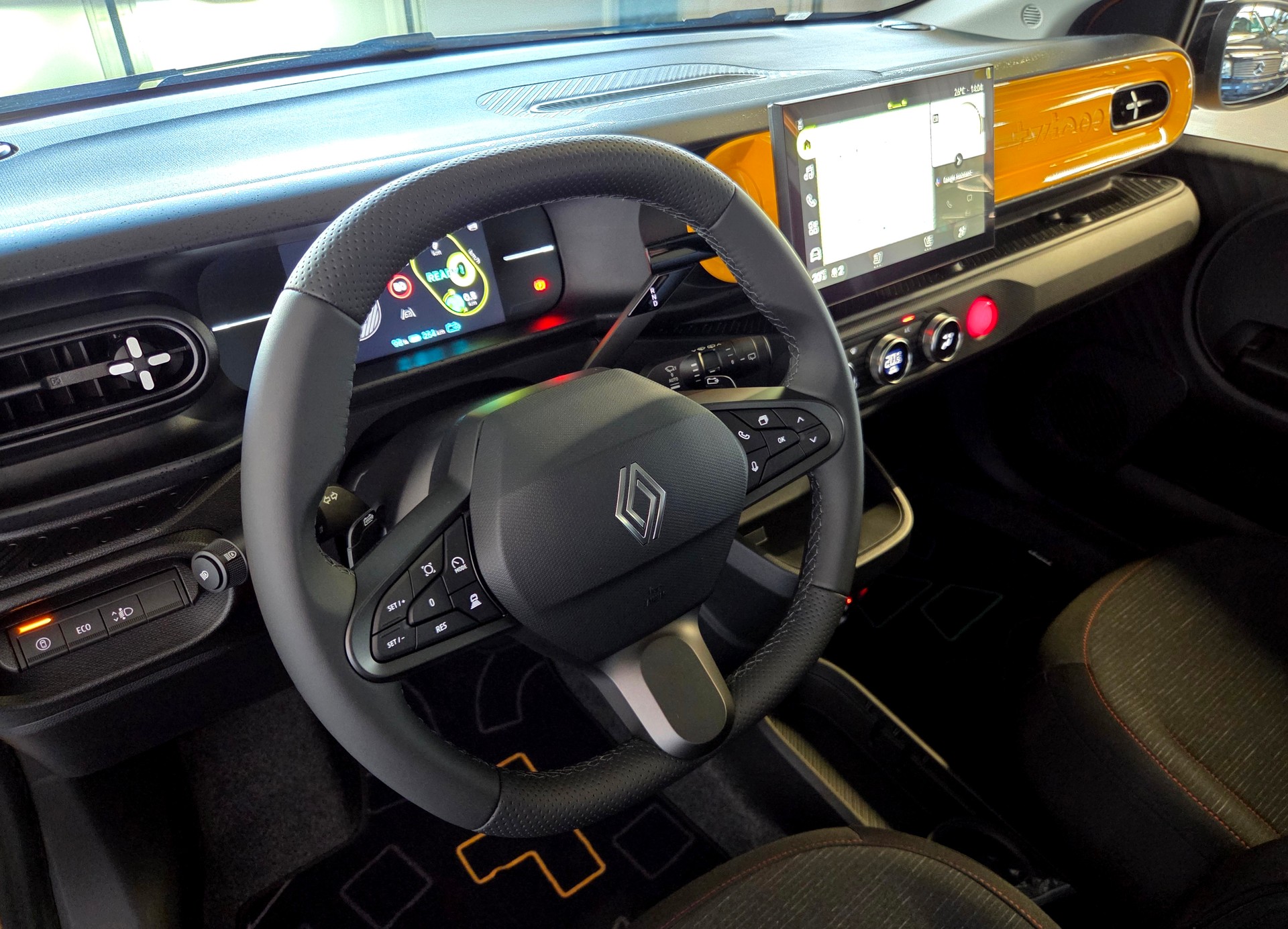 RENAULT Twingo E-Tech Urban Range techno-image-10