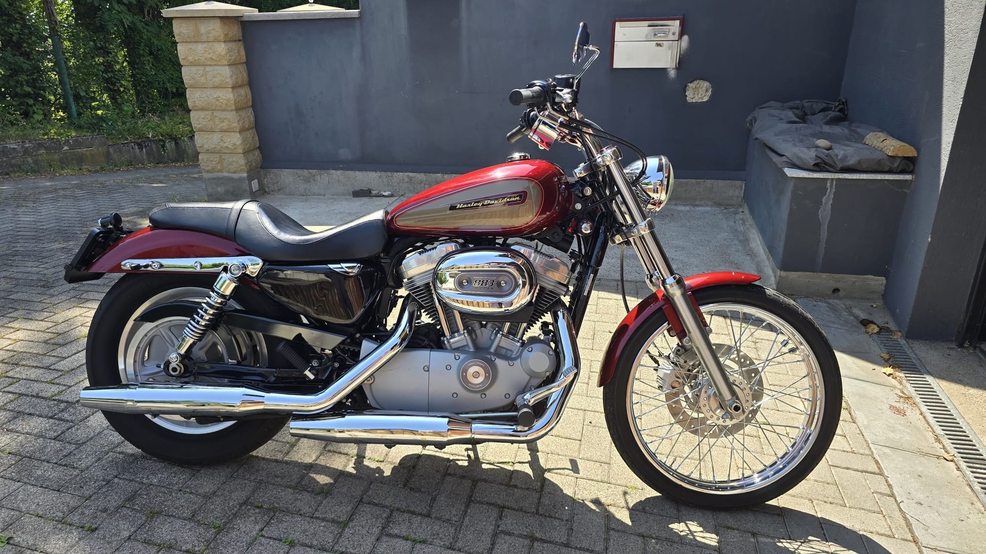 HARLEY-DAVIDSON XL 883 C Sportster Custom Injection (25kW)-image-0