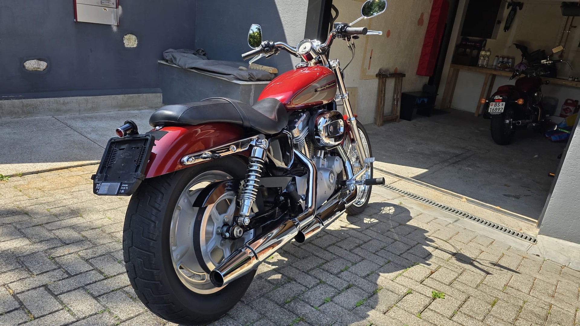 HARLEY-DAVIDSON XL 883 C Sportster Custom Injection (25kW)-image-4