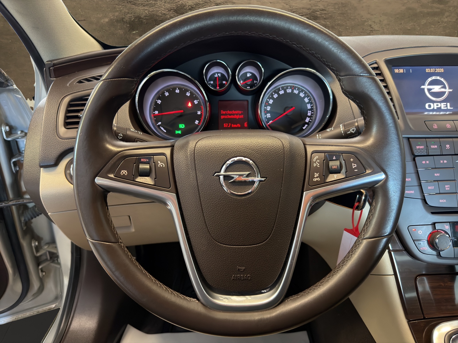 OPEL Insignia 2.0 Turbo Edition 4WD Automatic-image-12
