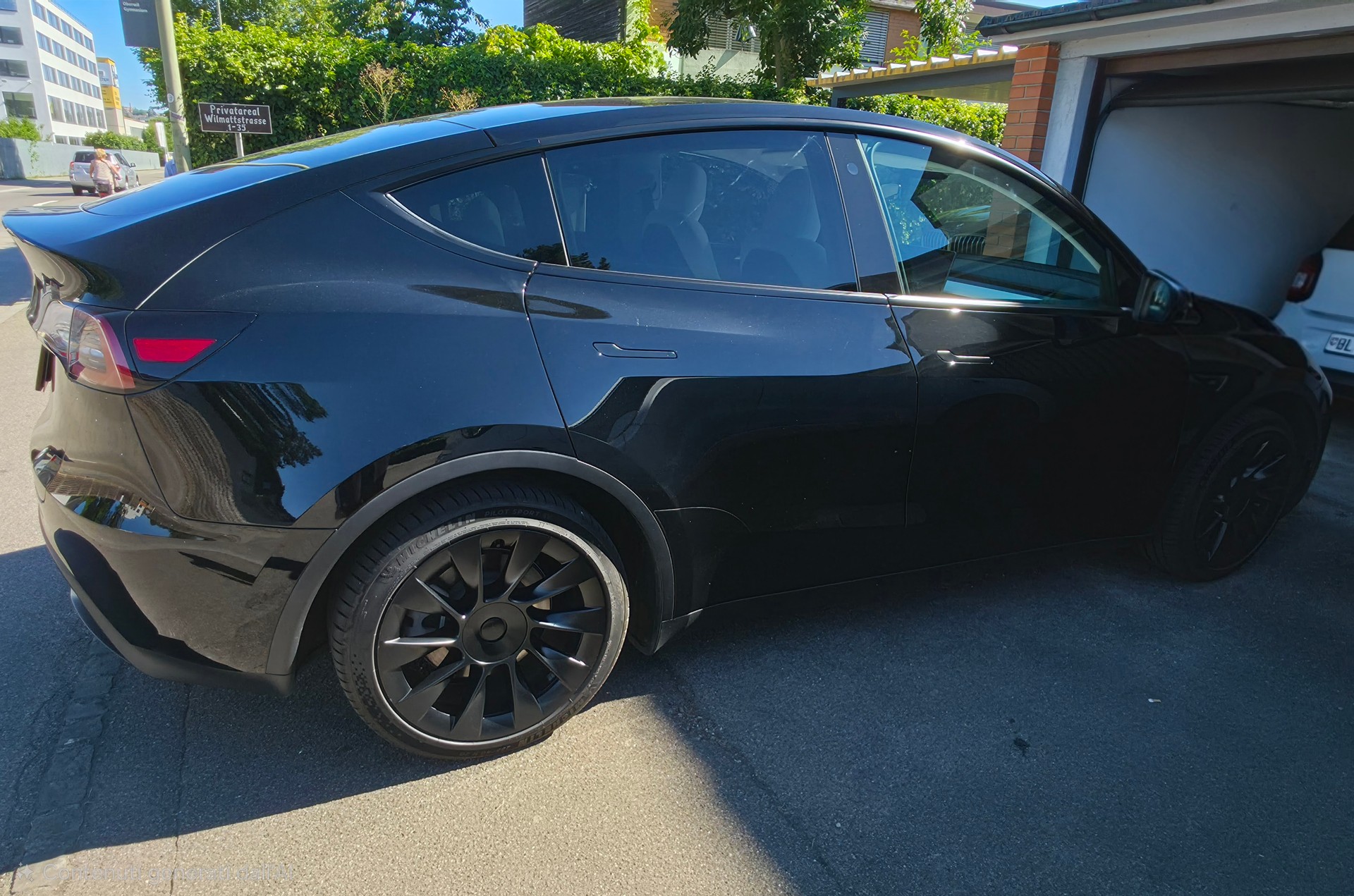 TESLA RWD-image-17