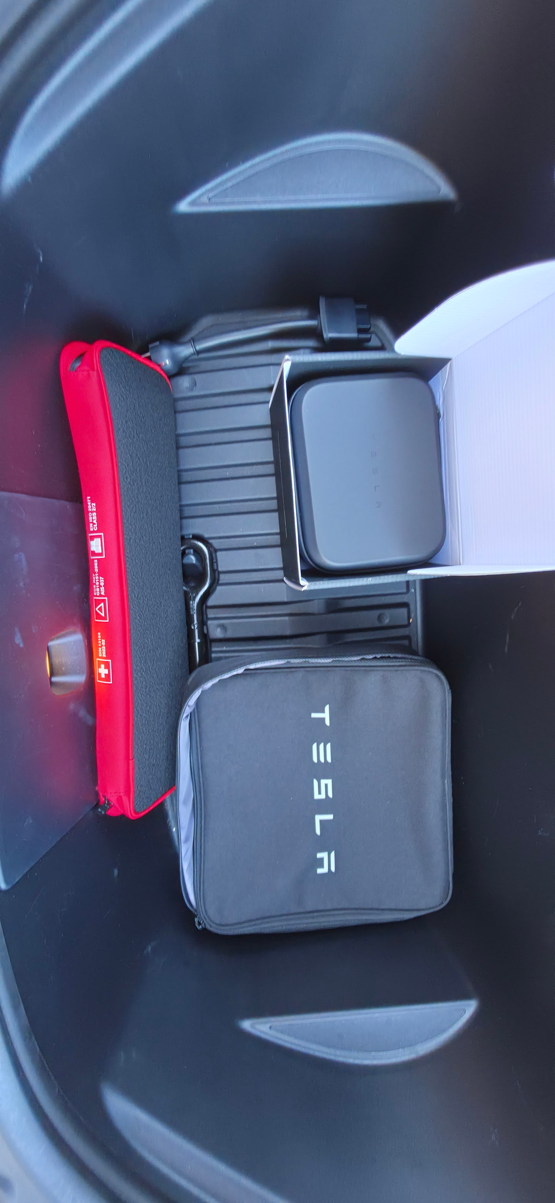 TESLA RWD-image-14