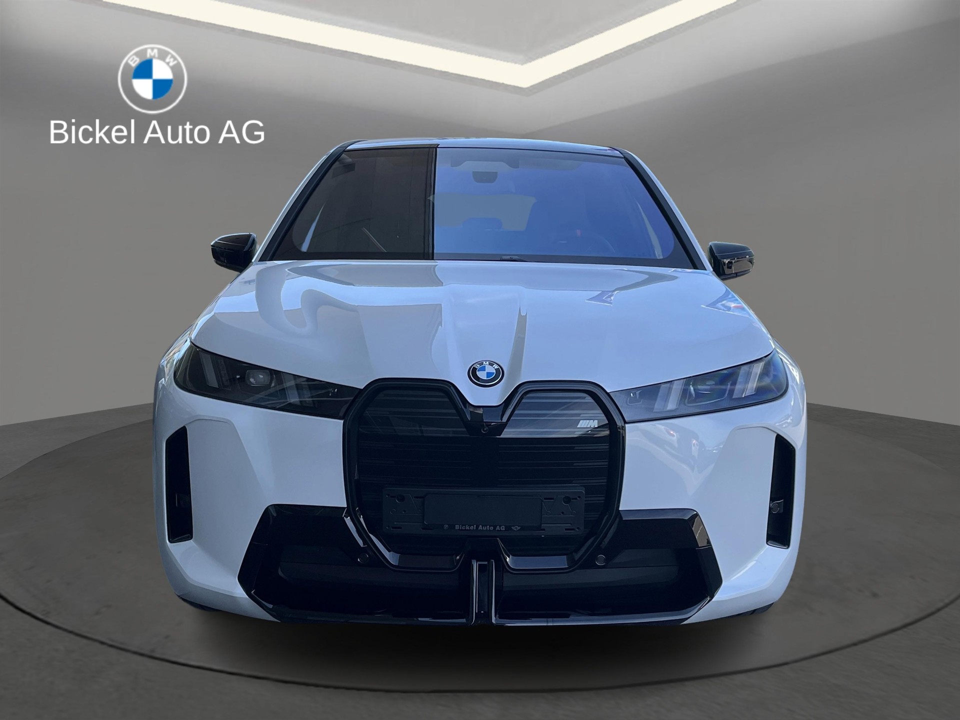 BMW iX M70 xDrive-showroom-element-1