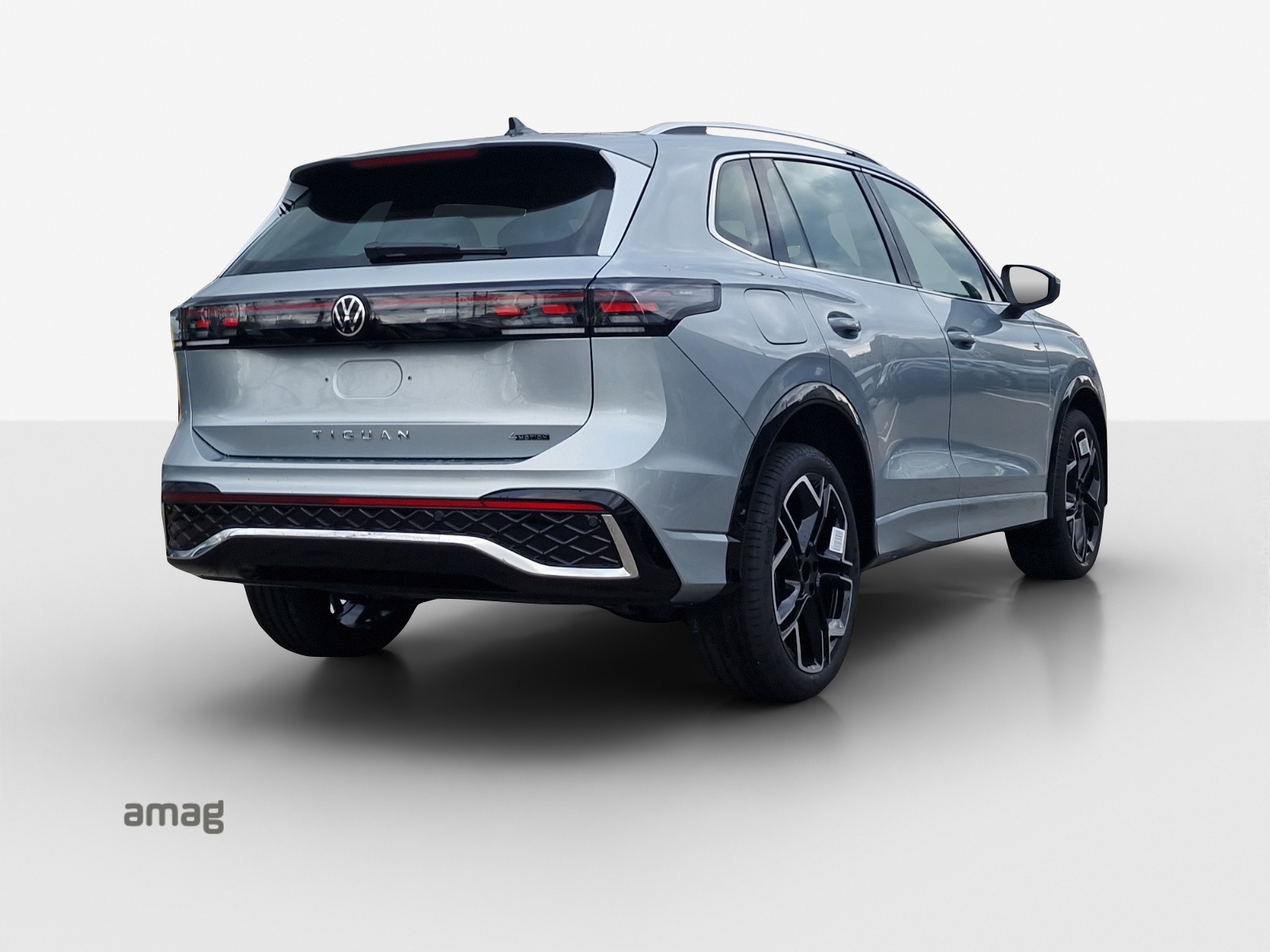 VW Tiguan 2.0 TSI DSG R-Line 4Motion-image-4