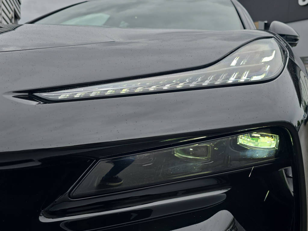 LOTUS Eletre 600 Buisness-image-12