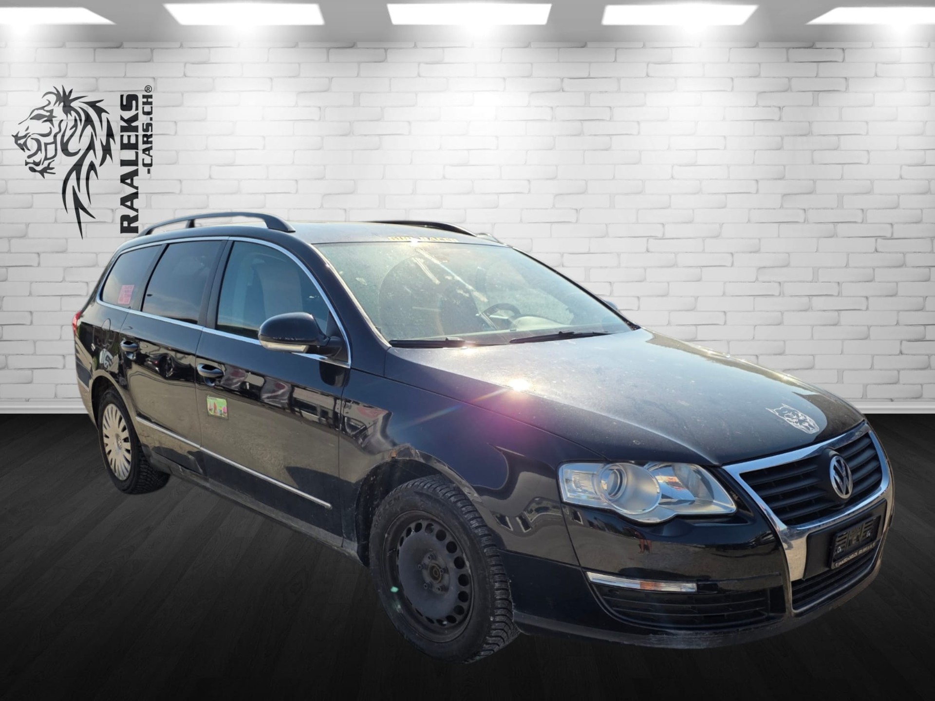 VW Passat Variant 2.0 FSI Trendline-showroom-element-1