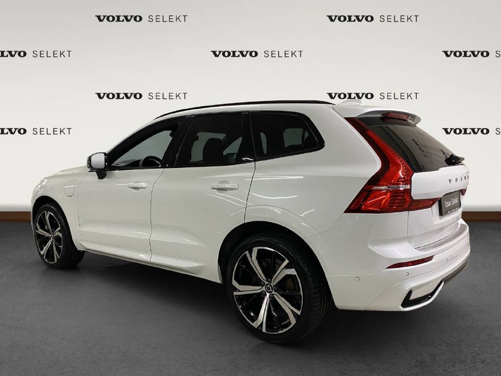 VOLVO XC60 2.0 T6 TE Plus Dark eAWD-showroom-element-2