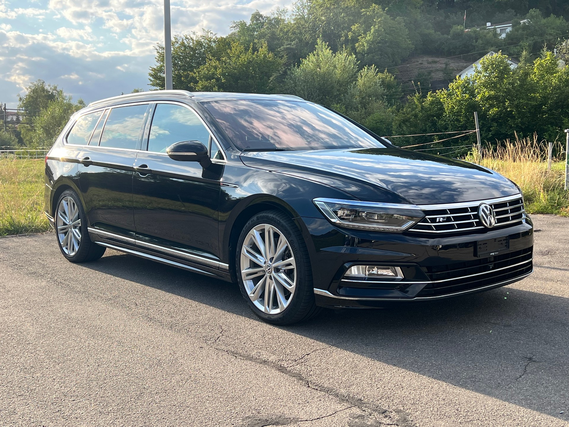 VW Passat Variant 2.0 TSI BMT R-Line Highline 4Motion DSG-image-1