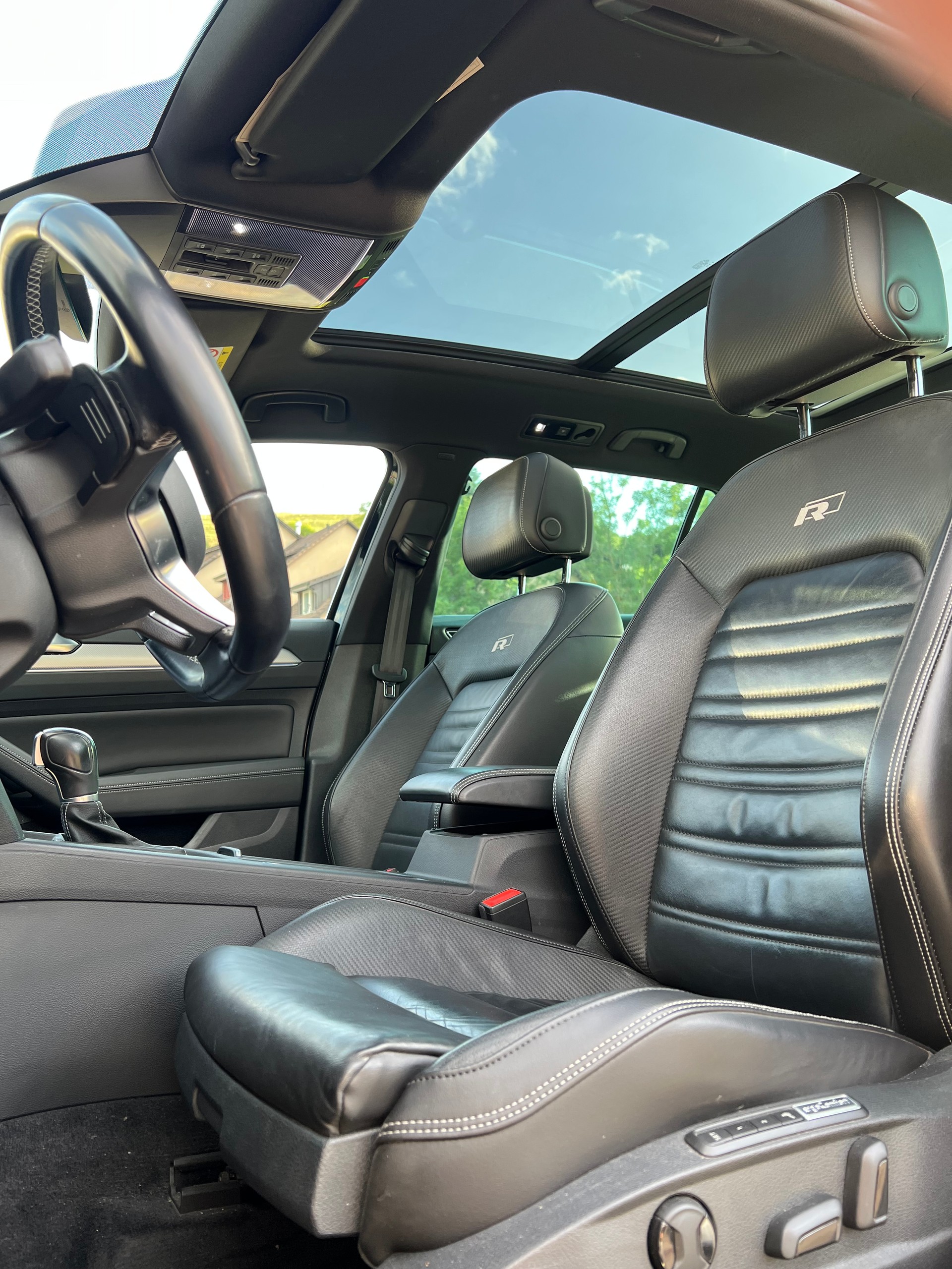 VW Passat Variant 2.0 TSI BMT R-Line Highline 4Motion DSG-image-11