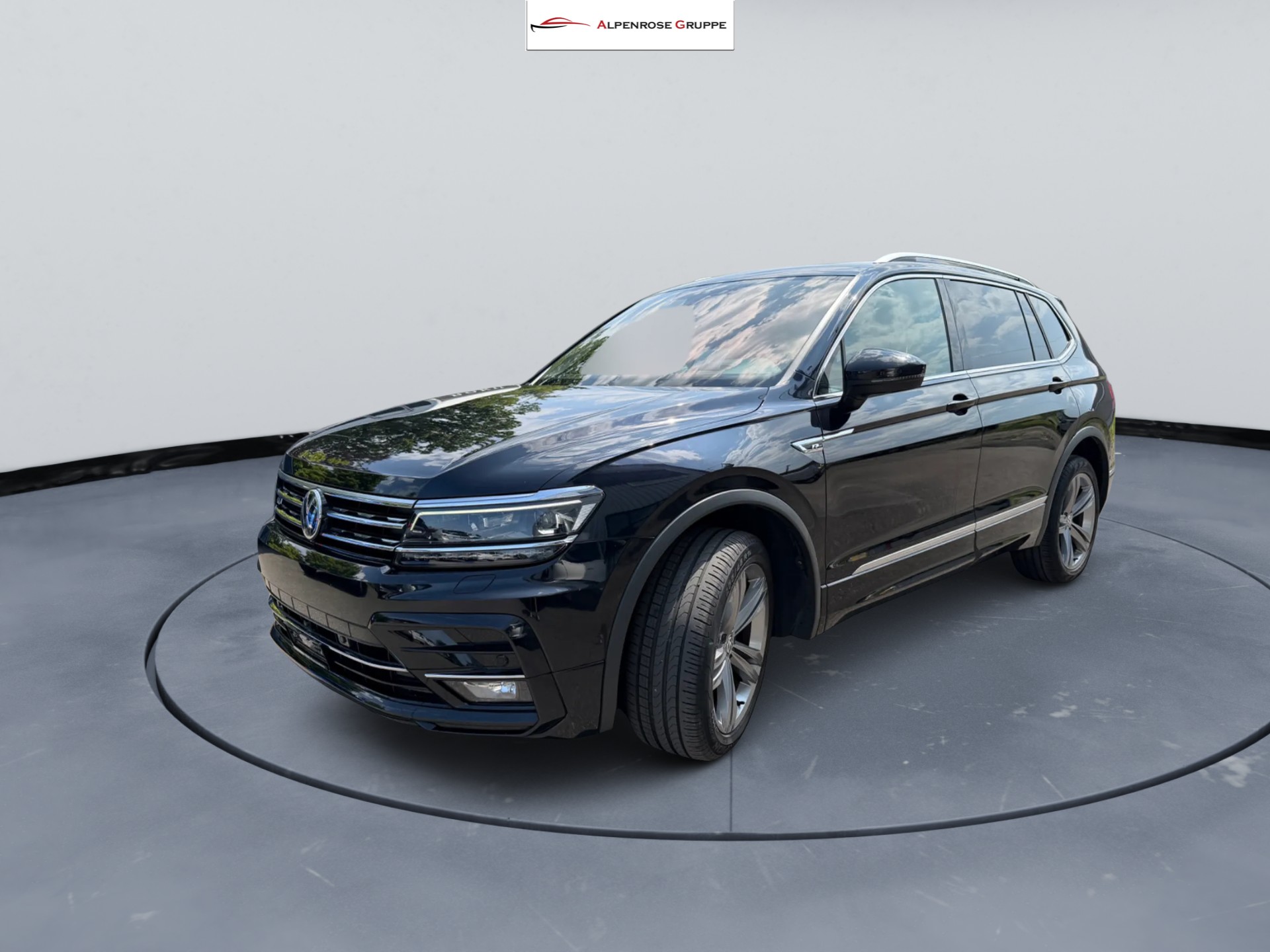 VW Tiguan Allspace 2.0TSI Highline 4Motion DSG-image-2