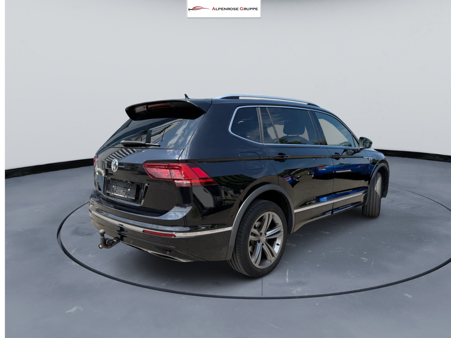 VW Tiguan Allspace 2.0TSI Highline 4Motion DSG-image-3