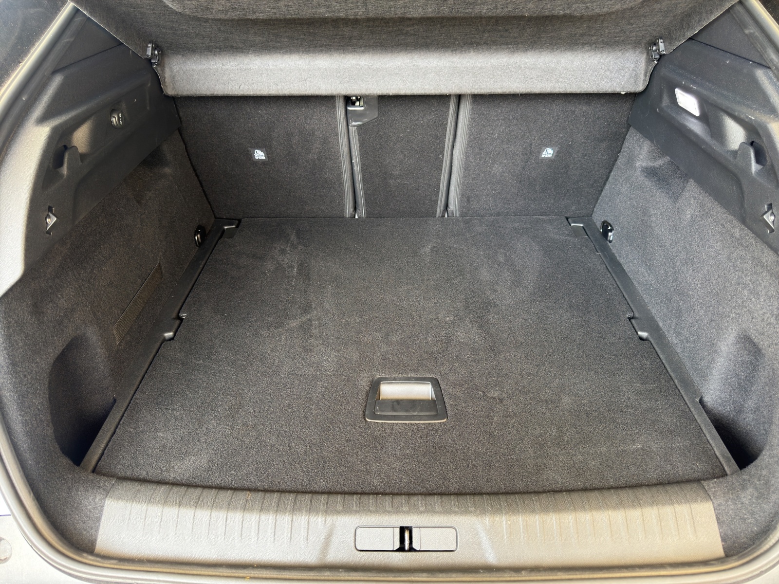 PEUGEOT 3008 1.2 Hybrid 145PS GT *Automat*-image-8
