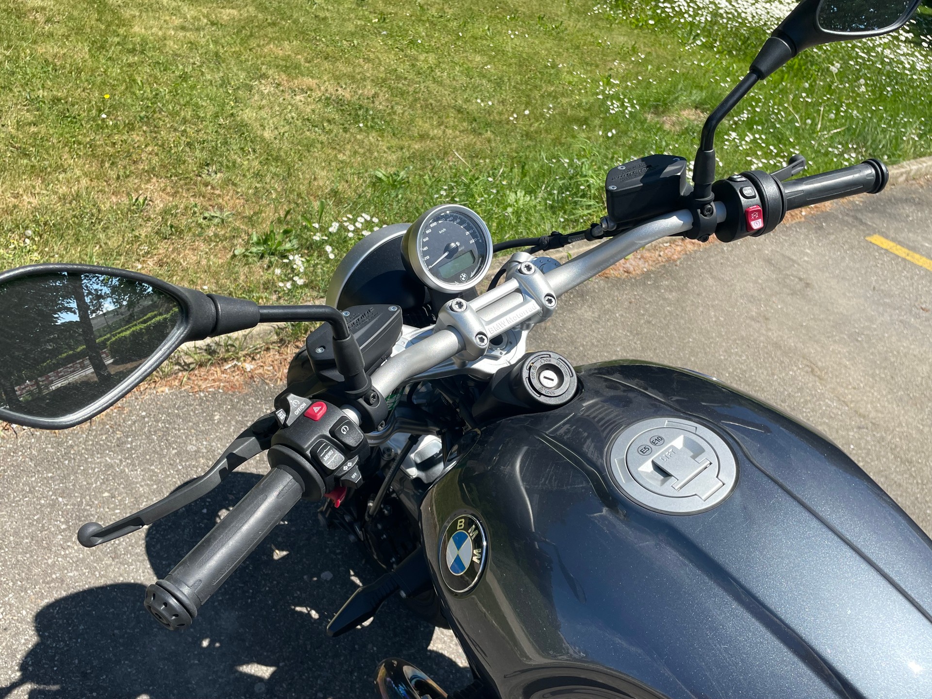 BMW R nineT Pure A2-image-3