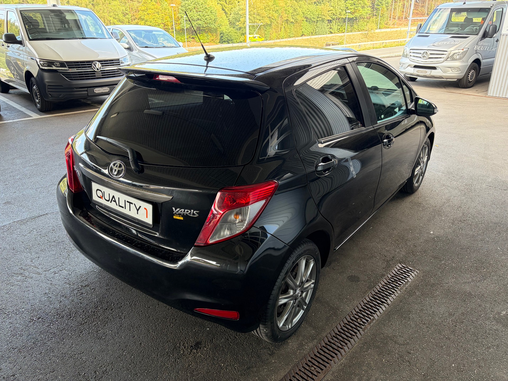 TOYOTA Yaris 1.33 Style Multidrive-showroom-element-3
