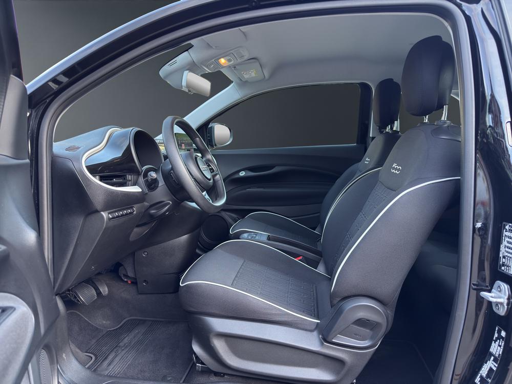 FIAT 500 e Black Edition-image-16