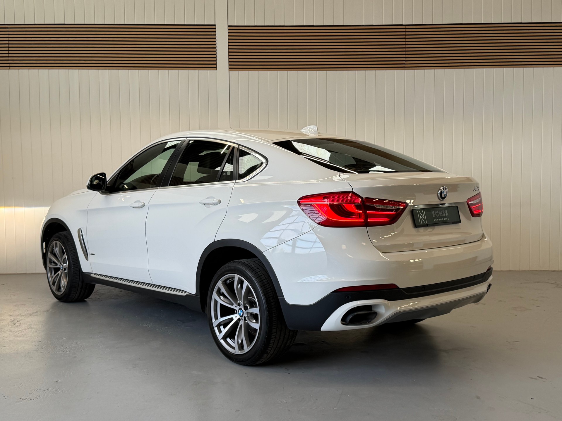 BMW X6 xDrive 30d Steptronic *frisch ab MFK & Service-showroom-element-3