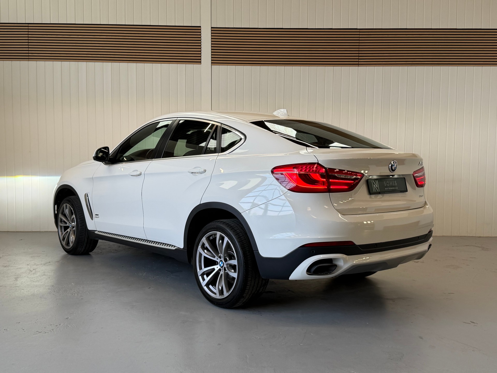 BMW X6 xDrive 30d Steptronic *frisch ab MFK & Service-showroom-element-2