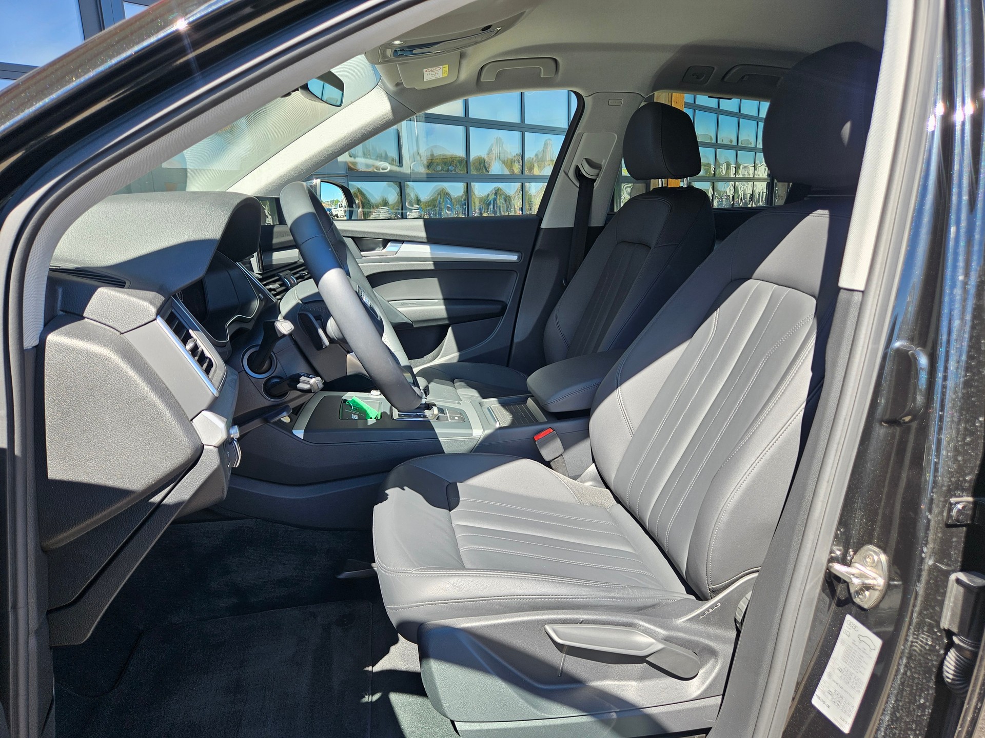 AUDI Q5 45 TFSI S-line quattro S-tronic-image-8