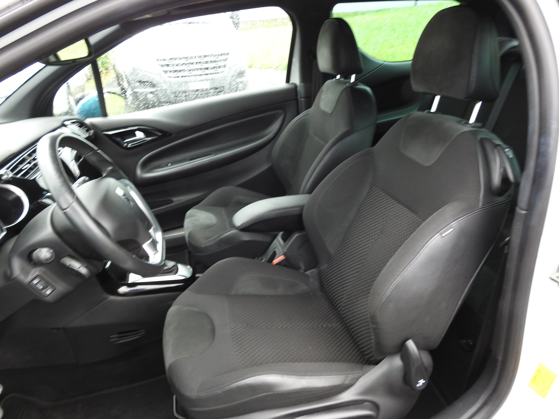 DS AUTOMOBILES DS3 Cabrio 1.6 THP SO Irrestible-image-12