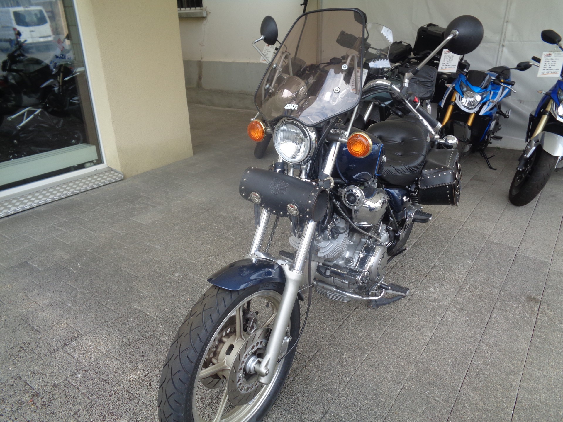 YAMAHA XV 750 Virago-image-1