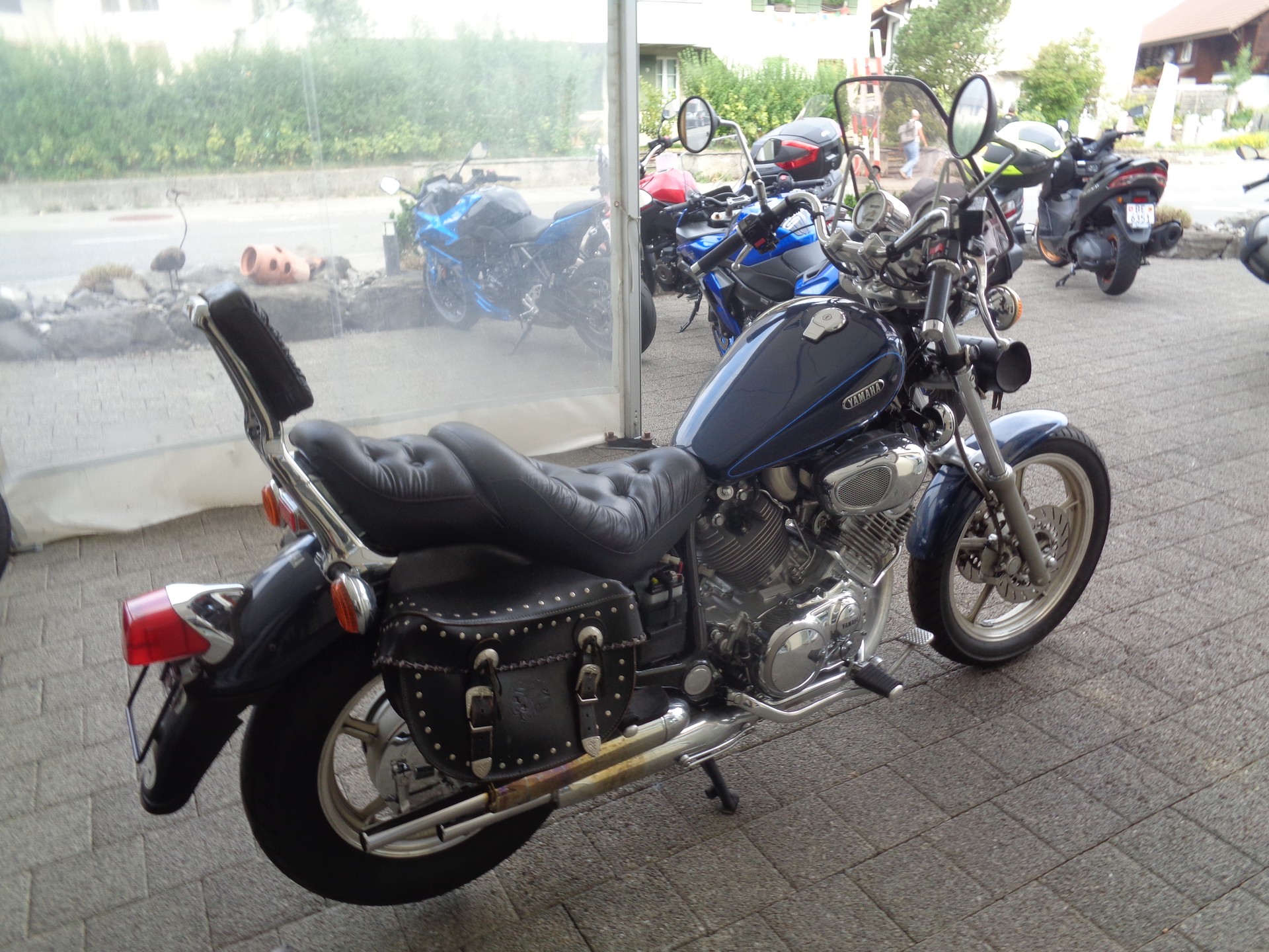 YAMAHA XV 750 Virago-image-4