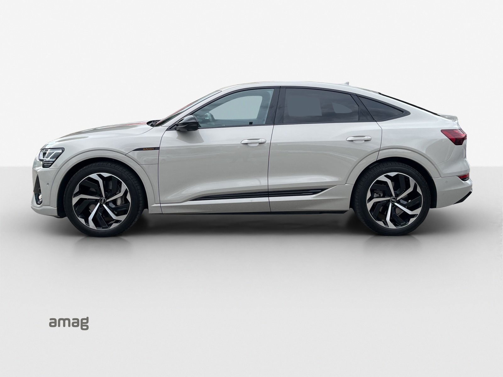 AUDI e-tron 55 Sportback S Line Black Edition quattro-showroom-element-1