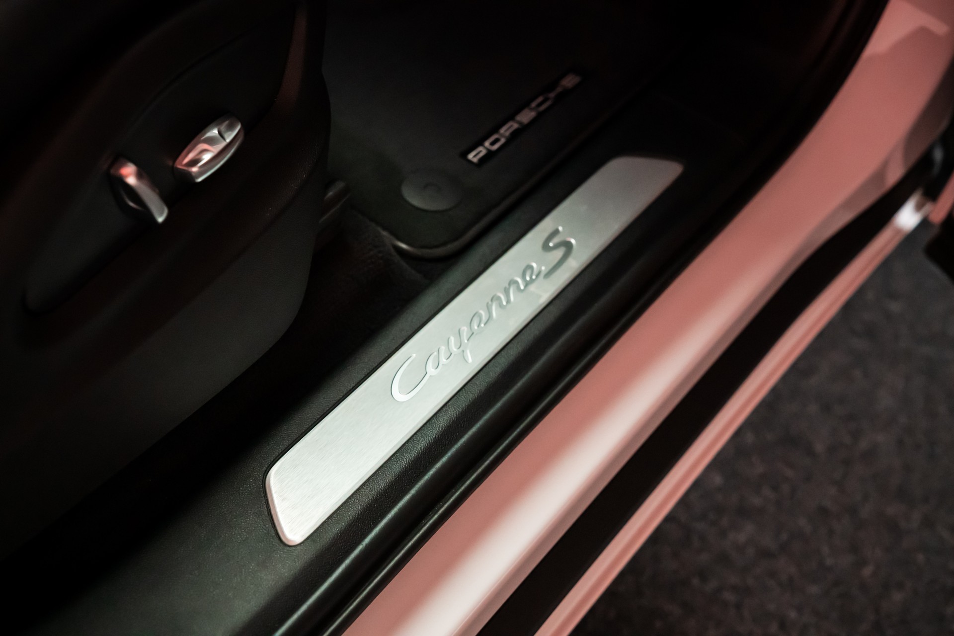 PORSCHE Cayenne Coupé 2.9 V6 S / CH-Fahrzeug / Sport Chrono / Panorama-image-31