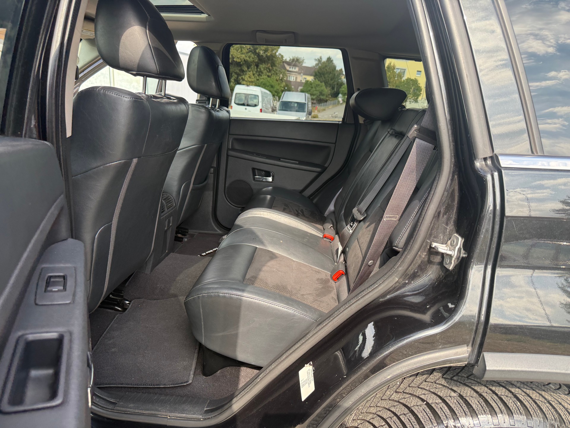 JEEP Grand Cherokee 6.1 HEMI SRT8 Automatic-image-8