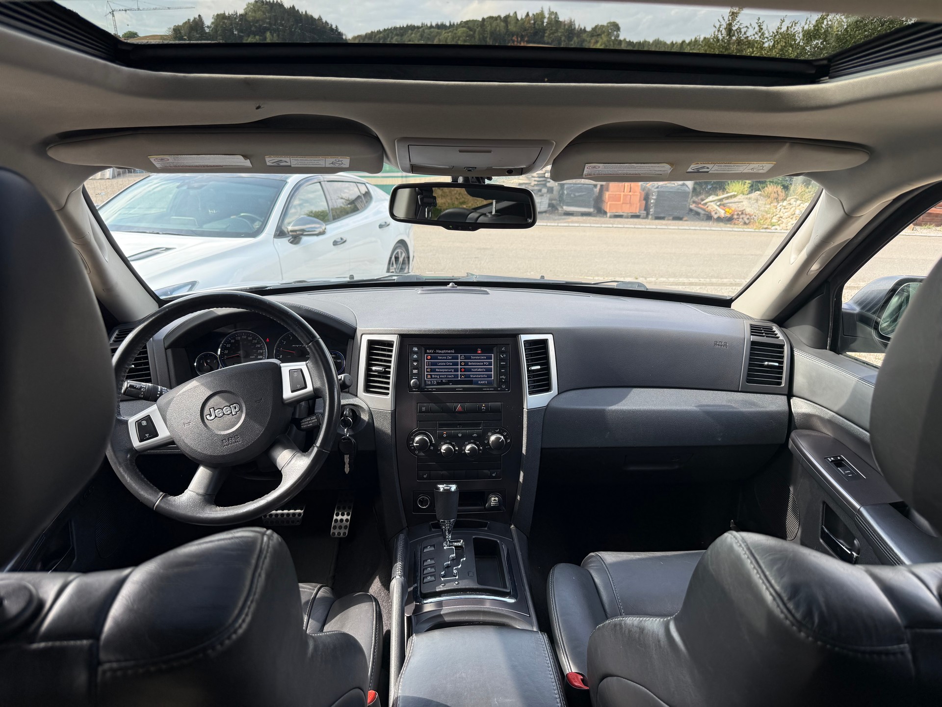 JEEP Grand Cherokee 6.1 HEMI SRT8 Automatic-image-12