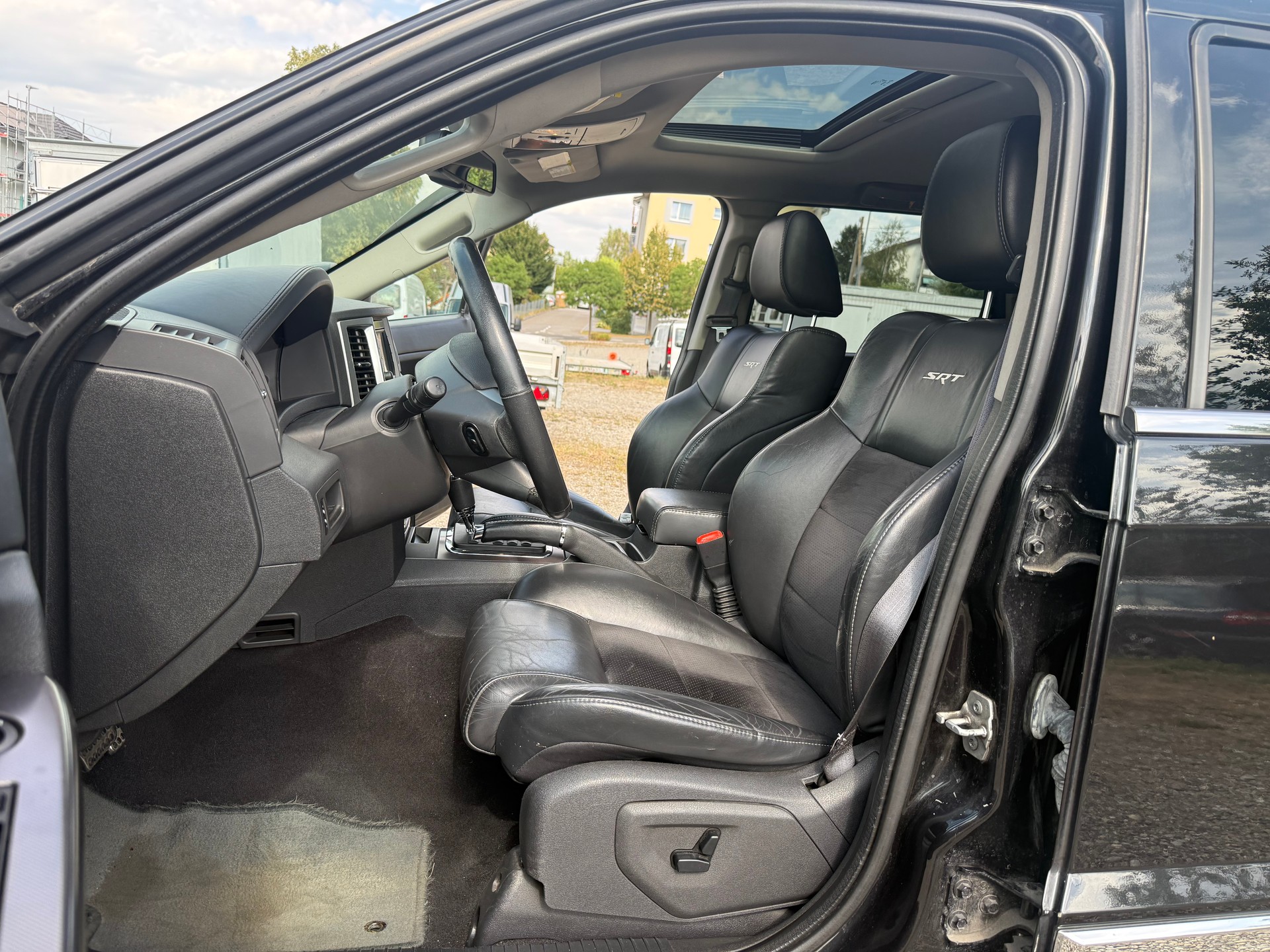 JEEP Grand Cherokee 6.1 HEMI SRT8 Automatic-image-6