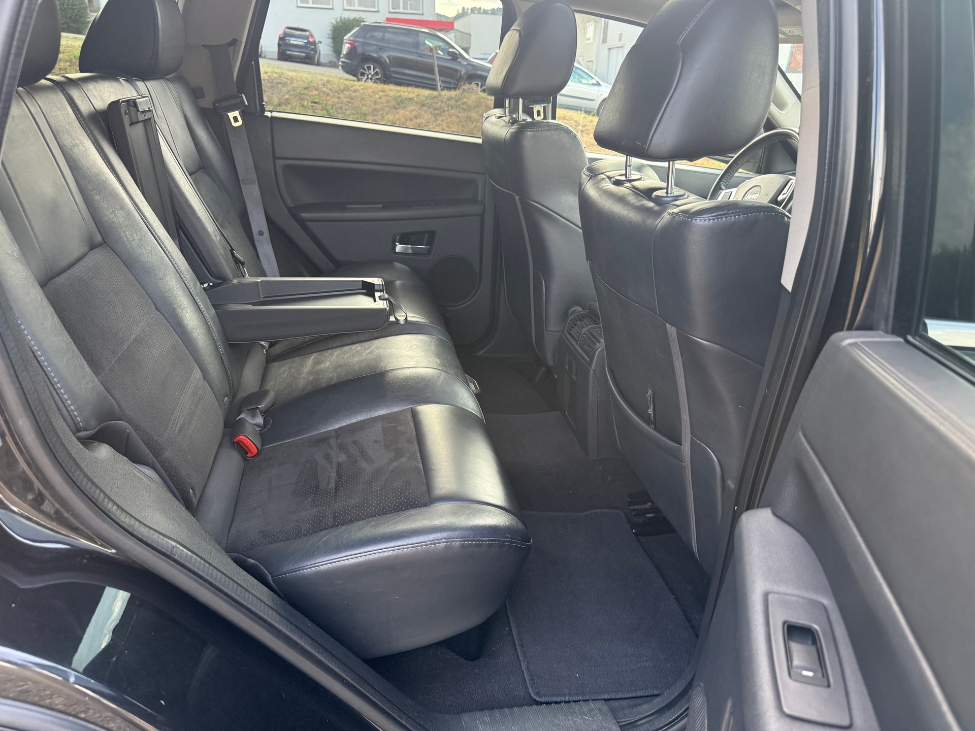 JEEP Grand Cherokee 6.1 HEMI SRT8 Automatic-image-9