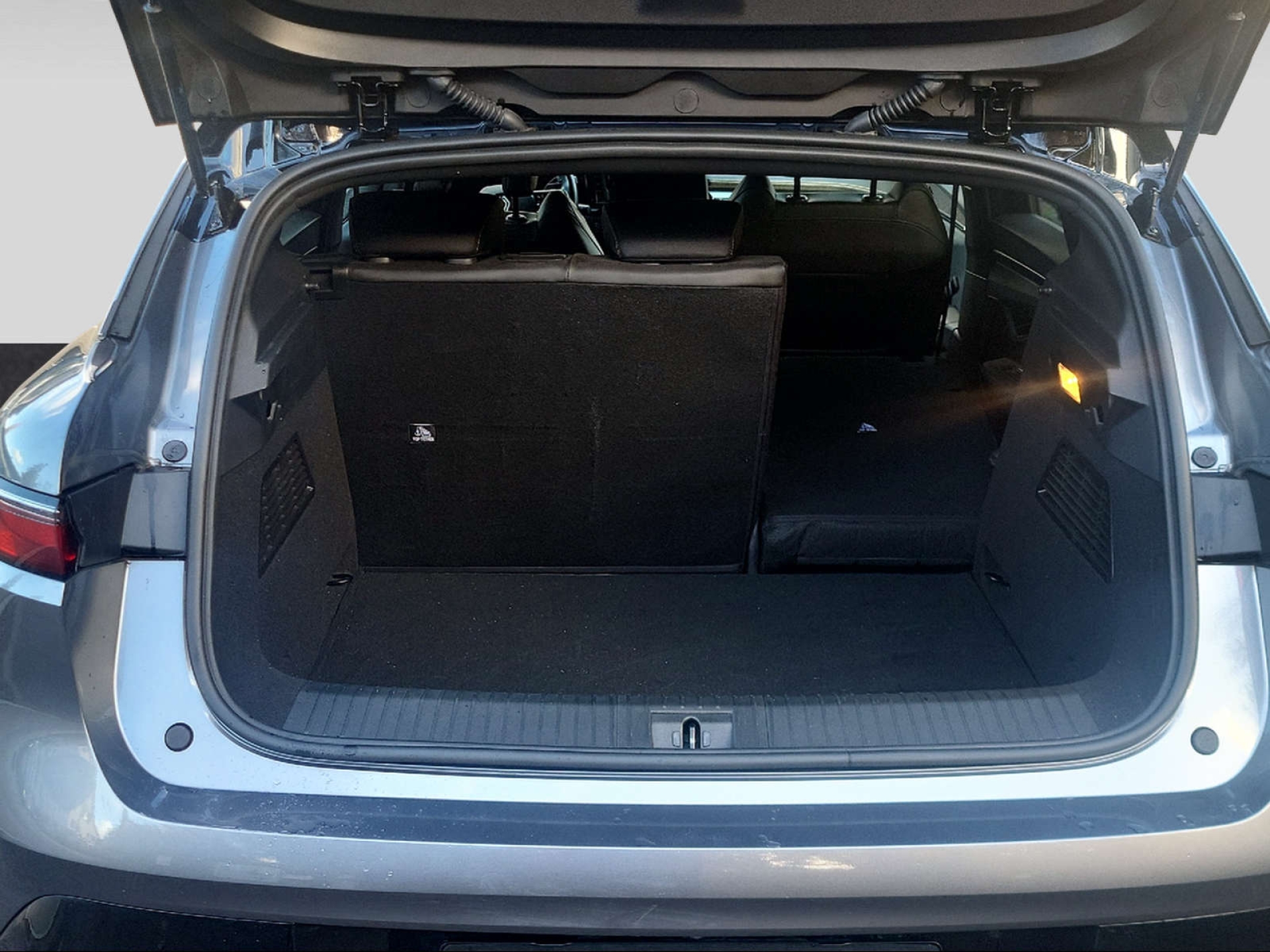 RENAULT Mégane E-Tech-image-10