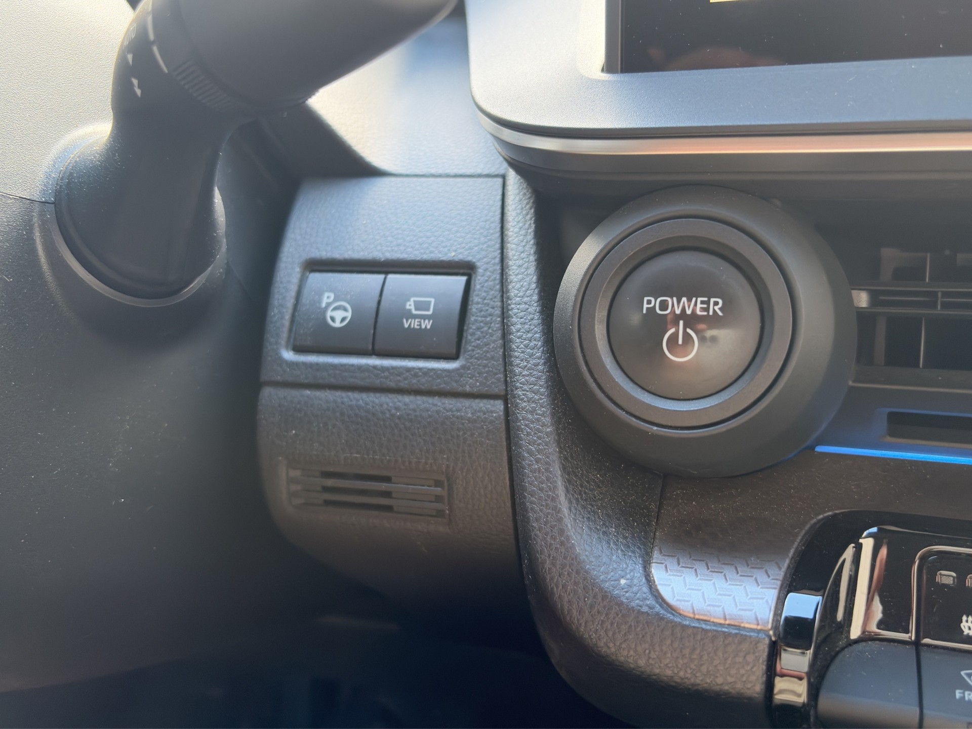 TOYOTA Prius 2,0 VVT-i Plug-in Hybrid Premium-image-19