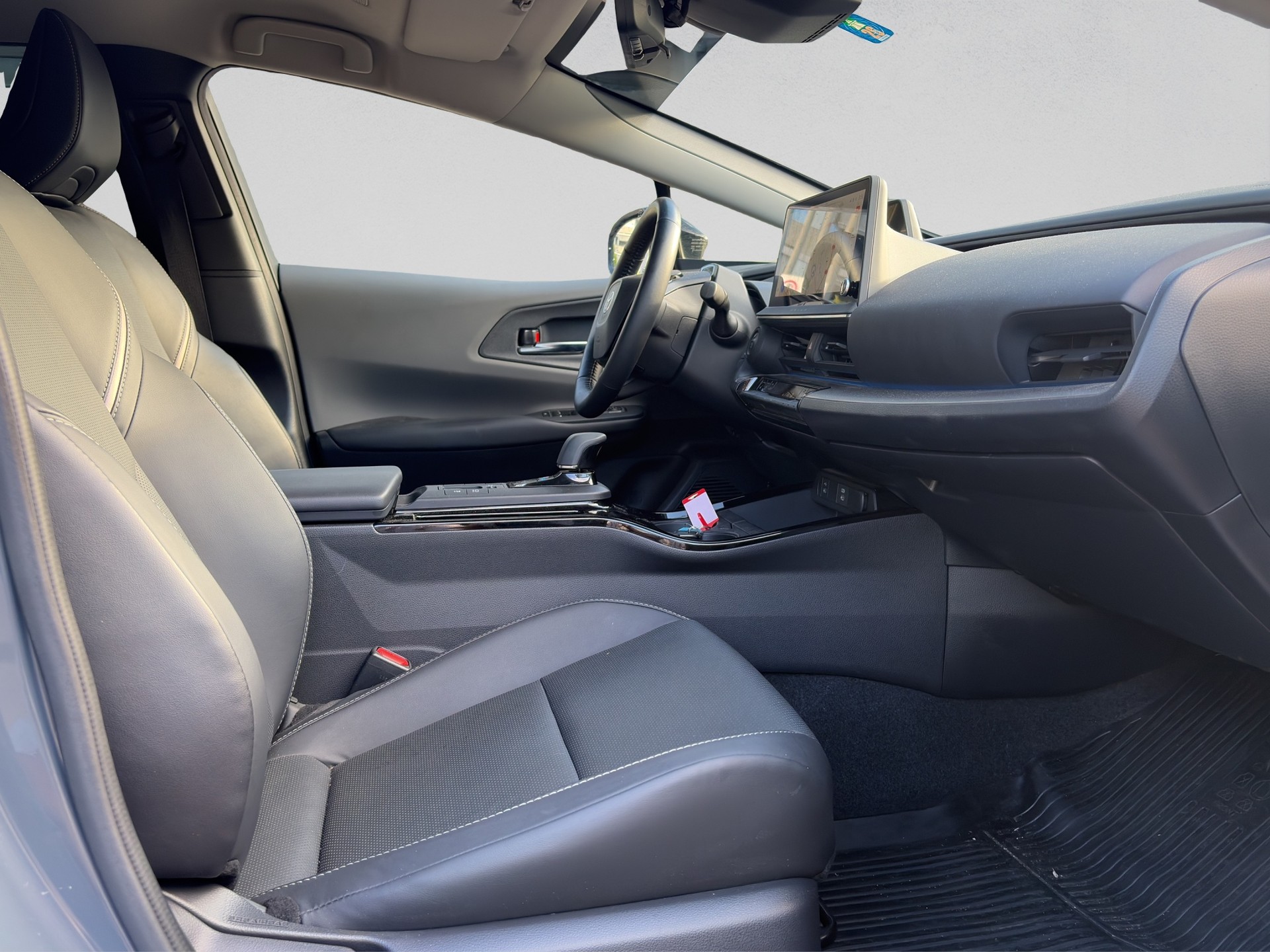 TOYOTA Prius 2,0 VVT-i Plug-in Hybrid Premium-image-15