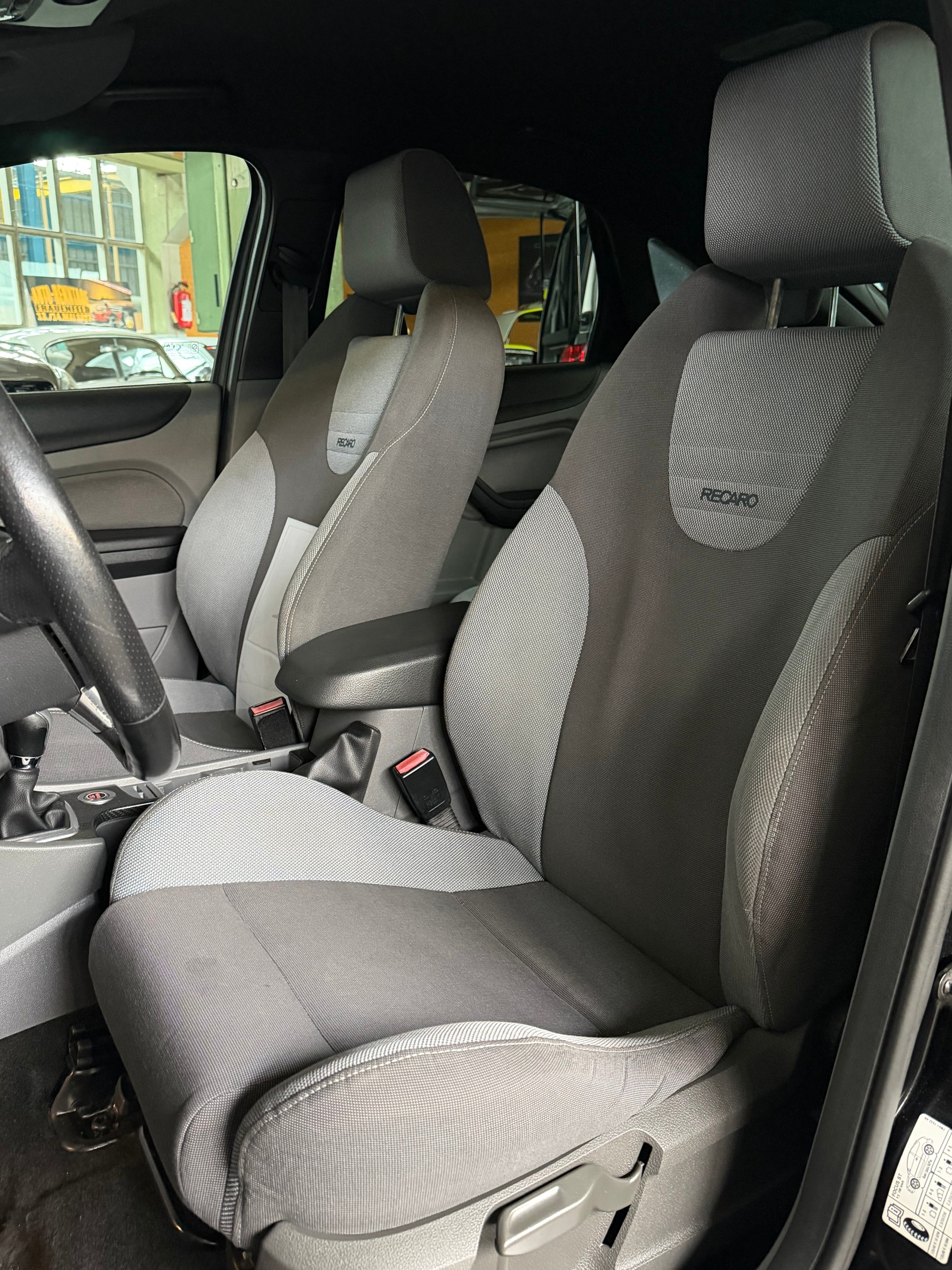 FORD Focus 2.5 Turbo ST-showroom-element-2