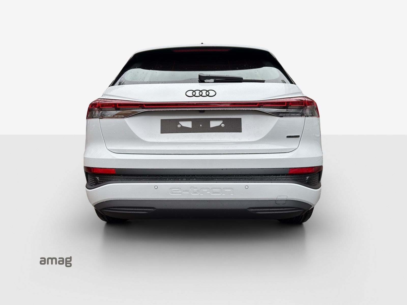 AUDI Q4 e-tron 45 Edition Swiss Ski quattro-showroom-element-3