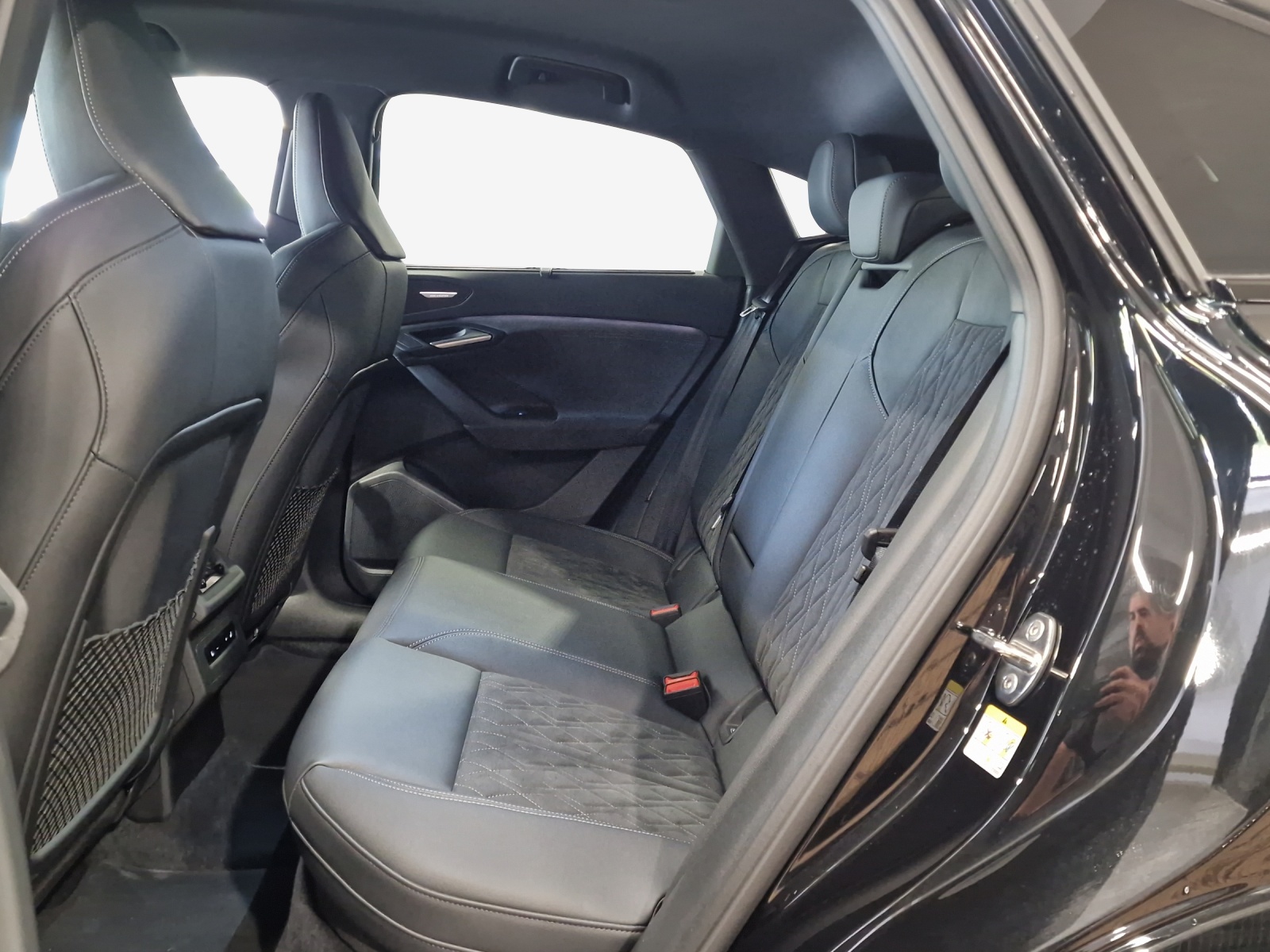 AUDI Q6 Sportback e-tron quattro-image-11