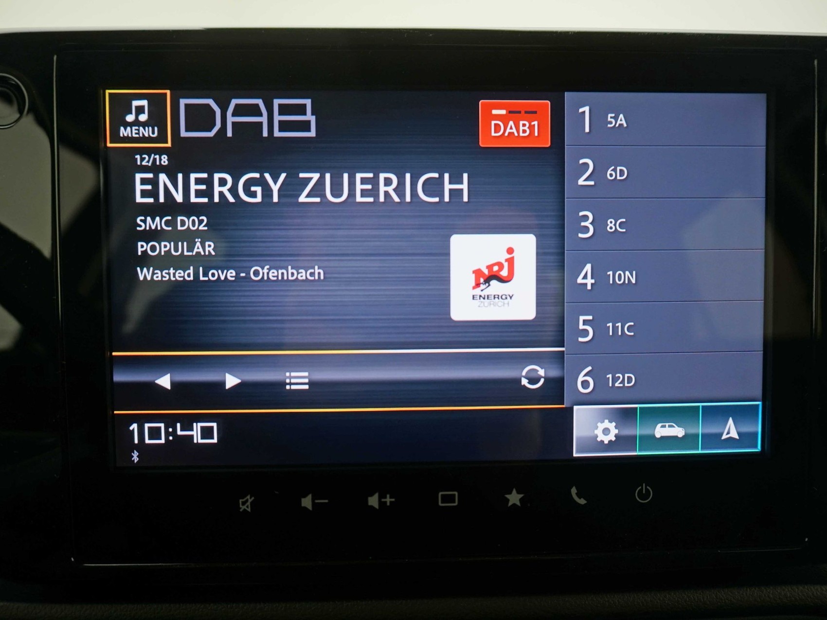 SUZUKI Swift 1.2 Sakura Top Hybrid 4x4-image-12