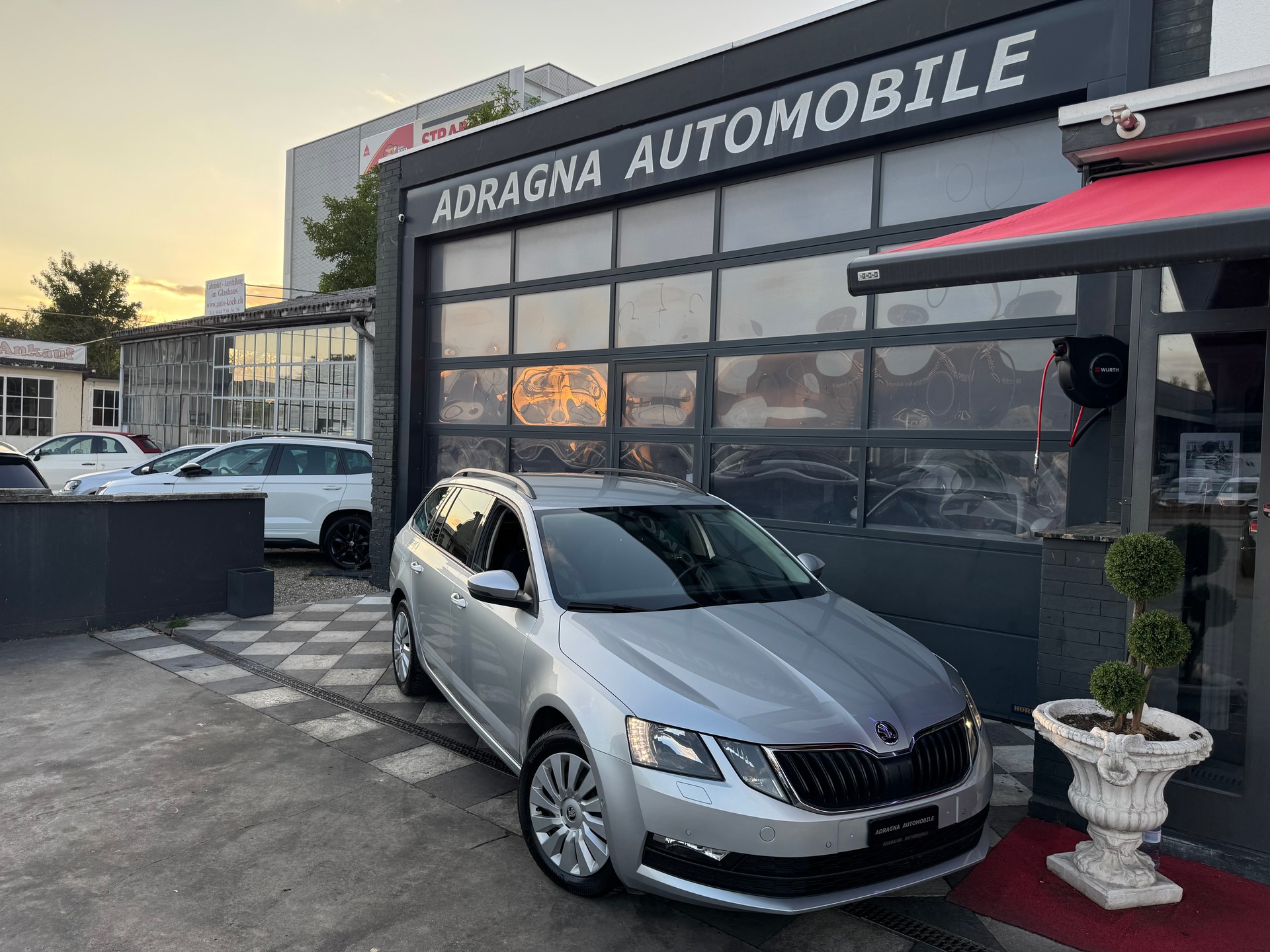 SKODA Octavia Combi 2.0 TDI Ambition 4x4-showroom-element-1