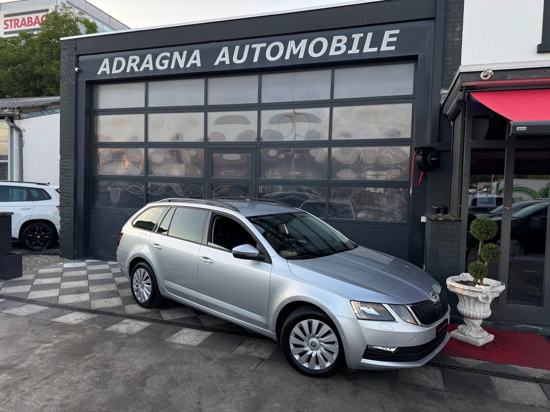 SKODA Octavia Combi 2.0 TDI Ambition 4x4-showroom-element-2