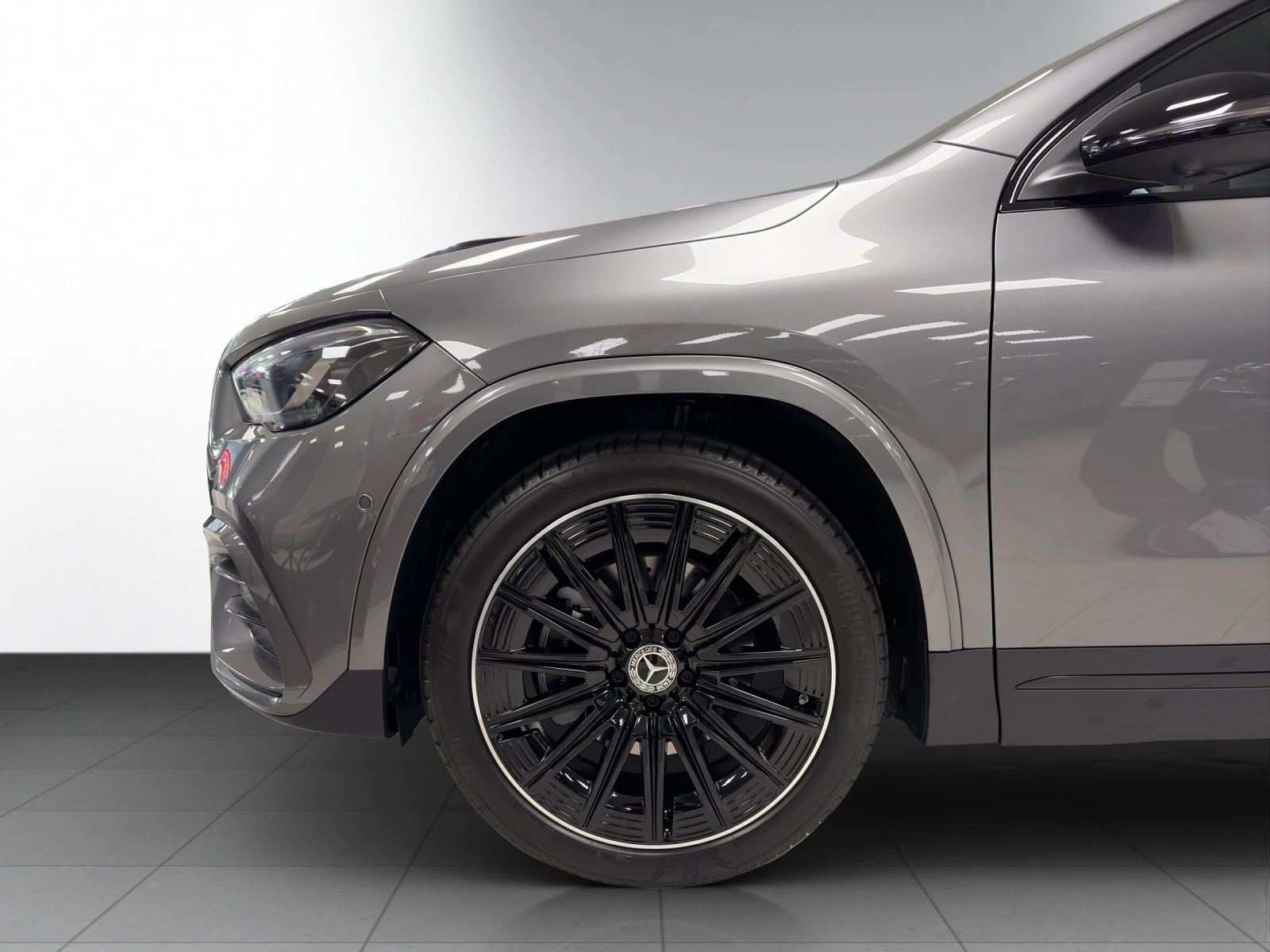 MERCEDES-BENZ GLA 200 Night Star 7G-DCT-image-4
