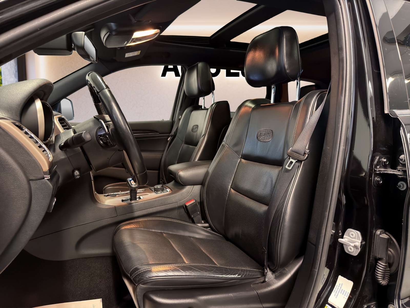 JEEP Grand Cherokee 3.0 CRD Overland Automatic-image-14