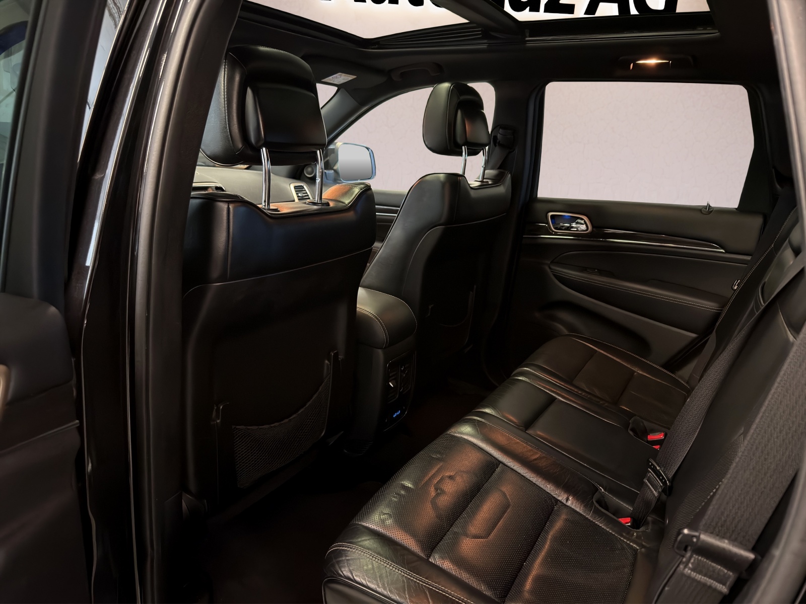JEEP Grand Cherokee 3.0 CRD Overland Automatic-image-17