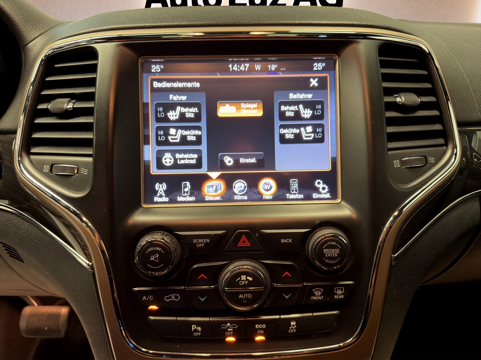 JEEP Grand Cherokee 3.0 CRD Overland Automatic-image-11