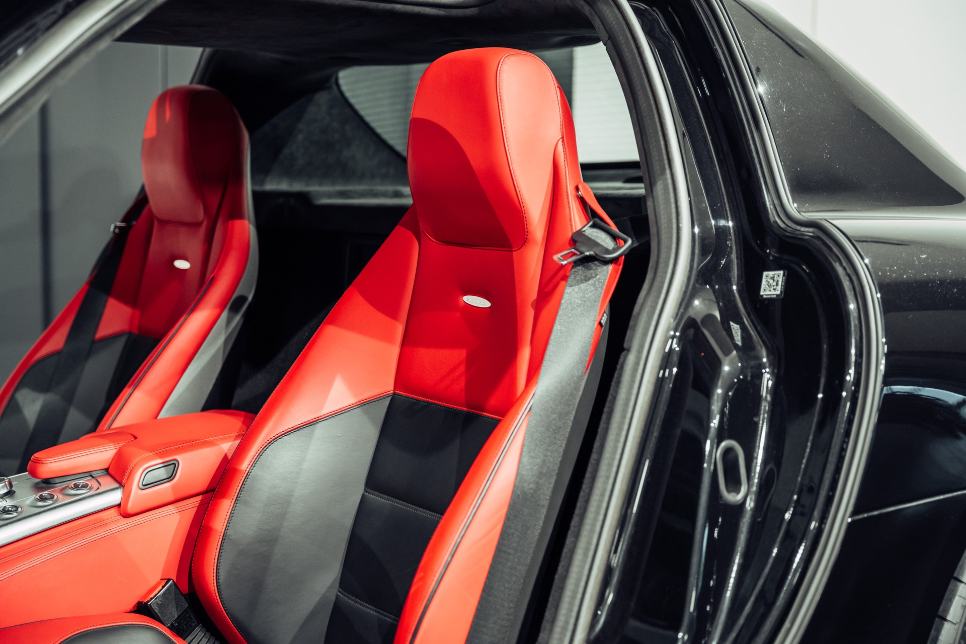 MERCEDES-BENZ SLS 63 AMG Speedshift-image-16