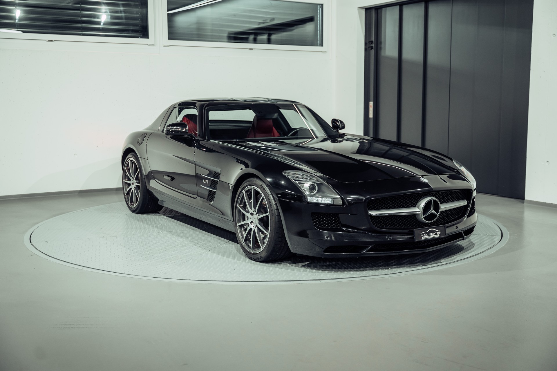 MERCEDES-BENZ SLS 63 AMG Speedshift-image-4