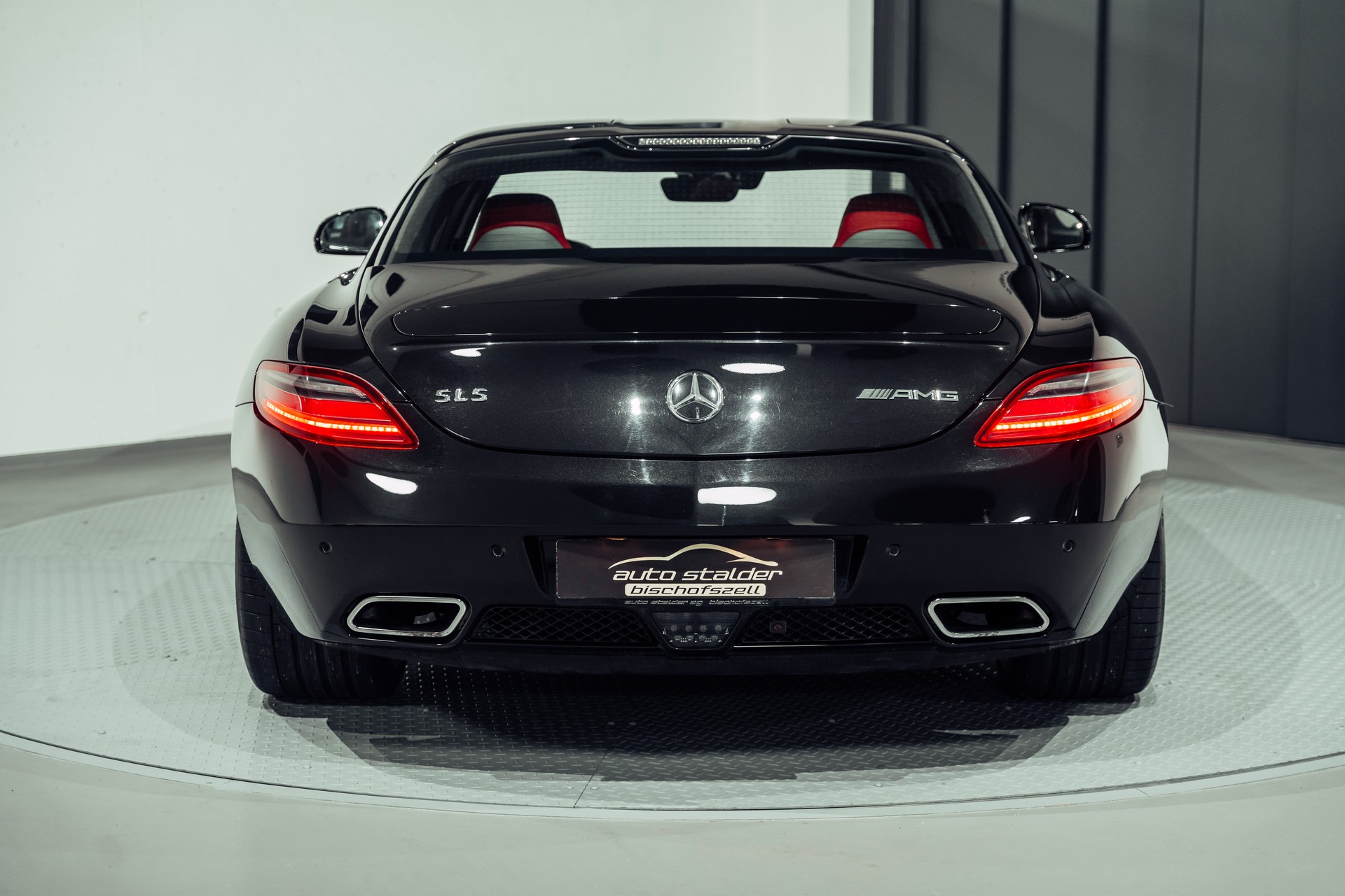 MERCEDES-BENZ SLS 63 AMG Speedshift-image-10