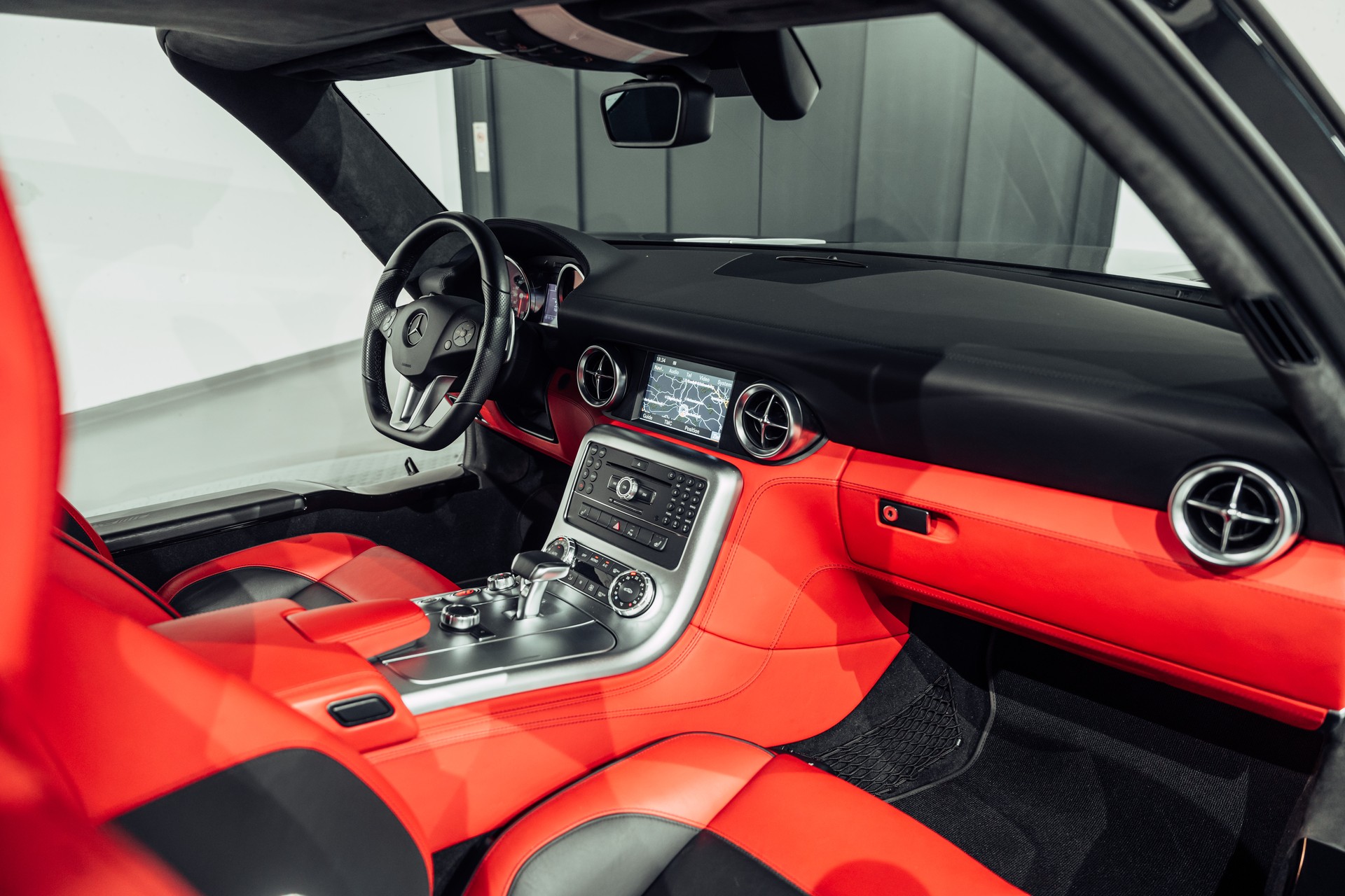 MERCEDES-BENZ SLS 63 AMG Speedshift-image-22