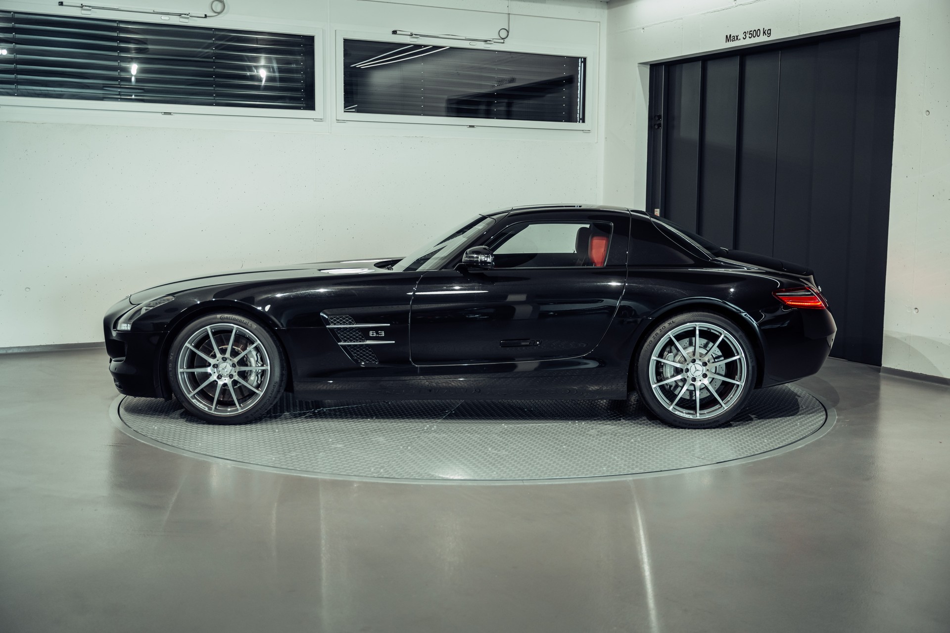MERCEDES-BENZ SLS 63 AMG Speedshift-showroom-element-1