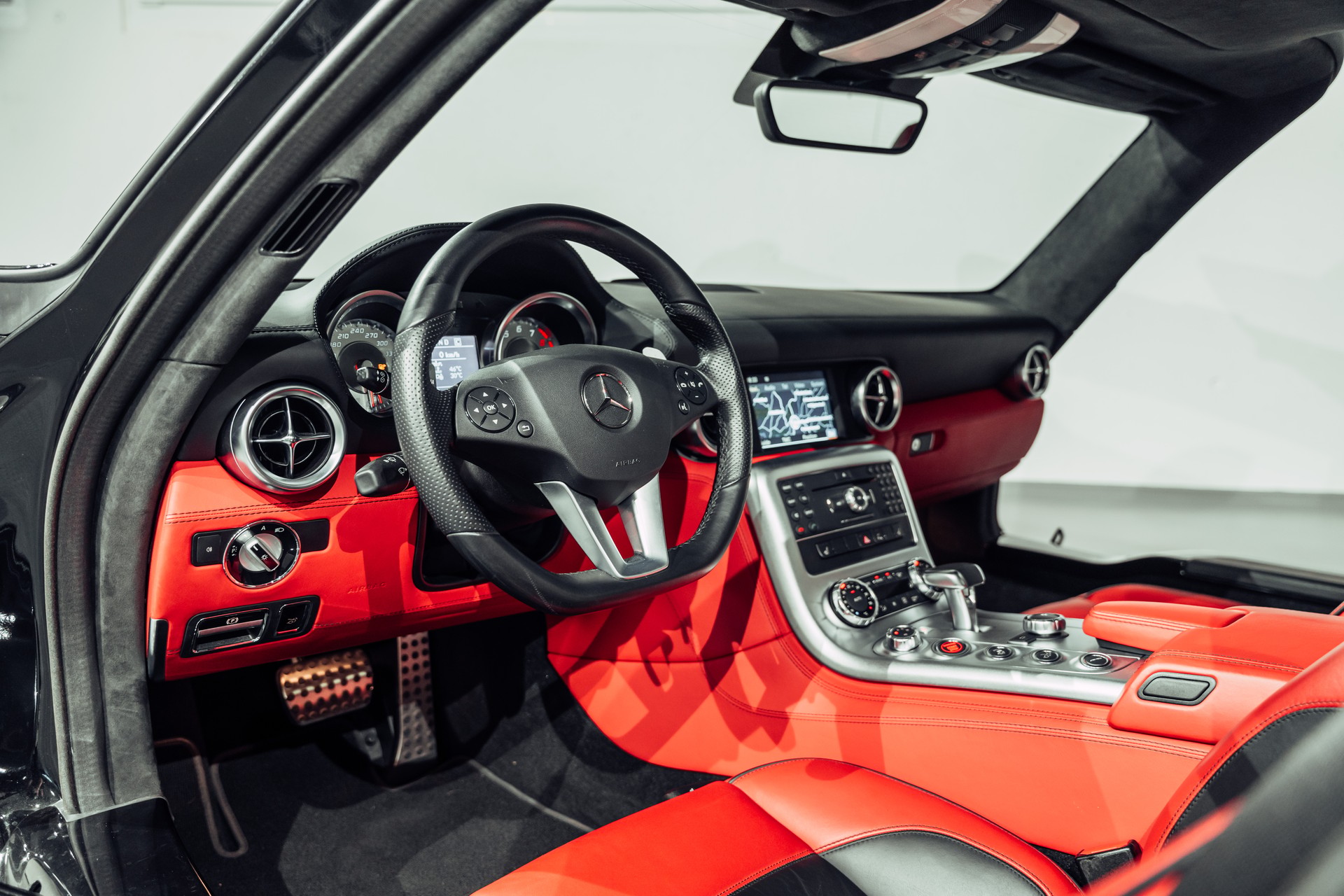 MERCEDES-BENZ SLS 63 AMG Speedshift-image-17